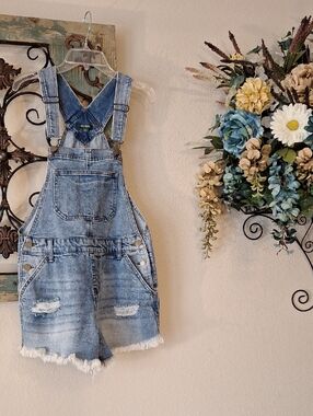 Wild Fable Blue Distressed Denim Short Overalls. Excellent Condition Size XS
